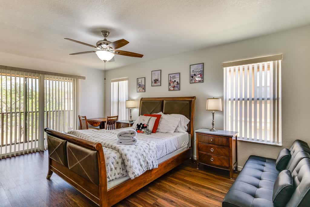 Pet-Friendly Davenport Townhome: 9 Mi to Disney!