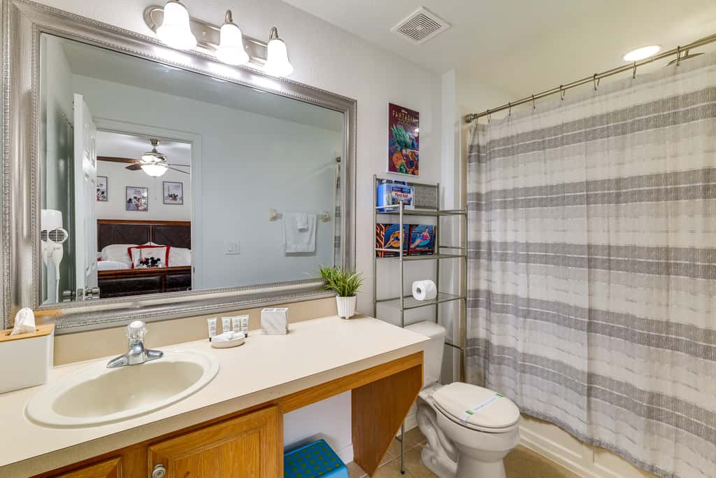 Pet-Friendly Davenport Townhome: 9 Mi to Disney!