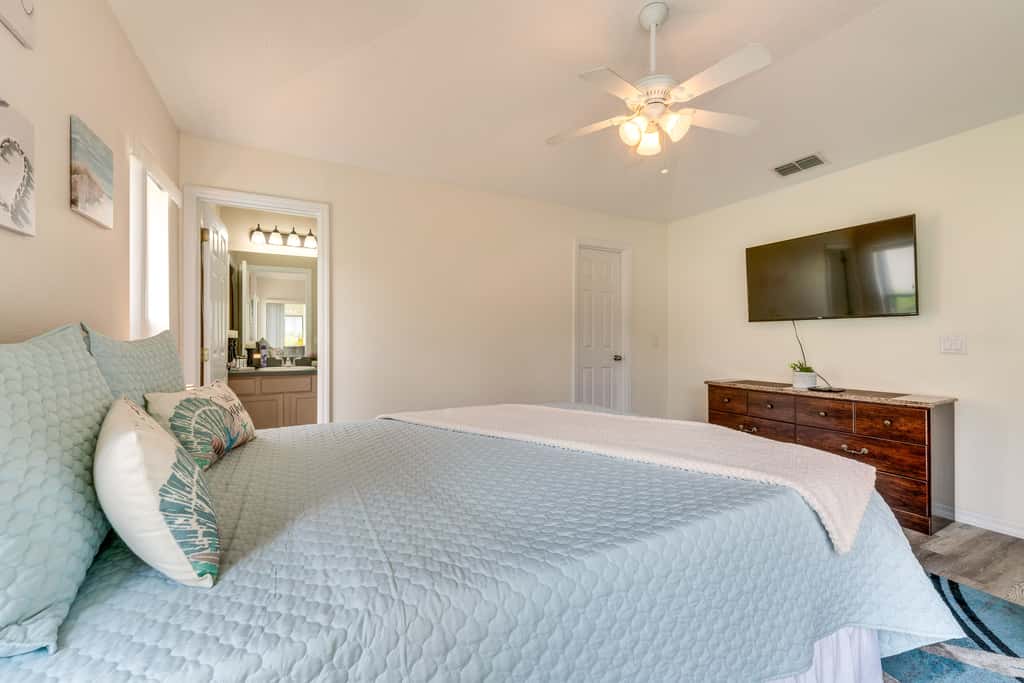 Sunny Cozy Mirage | Heated Pool | AC | Game Room