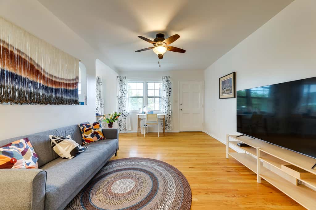Spacious Furnished 1BR; Garage Parking; Garden