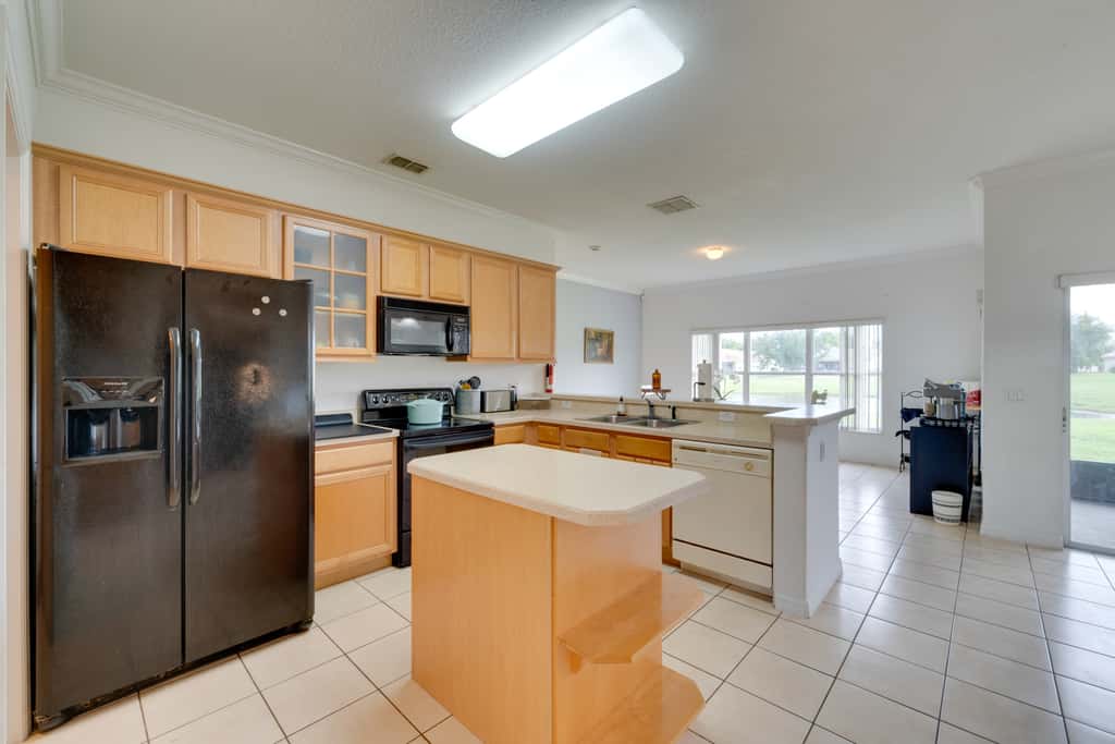 Pond Access & Grill! Group Escape, 19 Mi to WDW