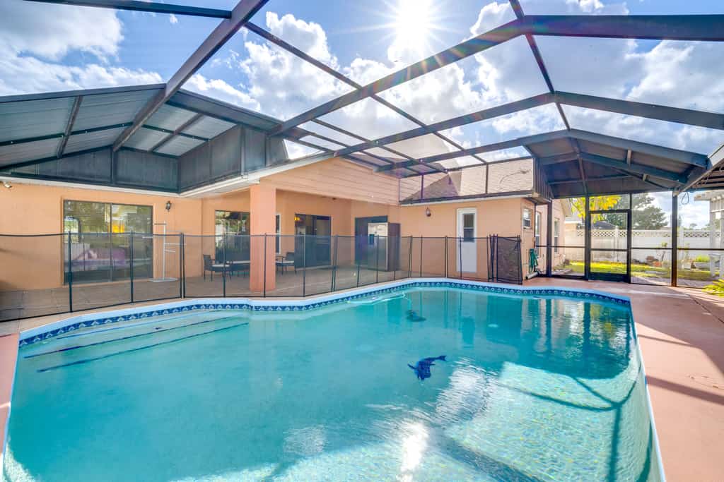 Peaceful Lakeside Living: Orlando Home w/ Patio!