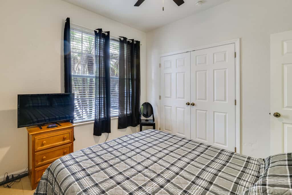 Pool, Hot Tub & Theatre Access: Kissimmee Gem