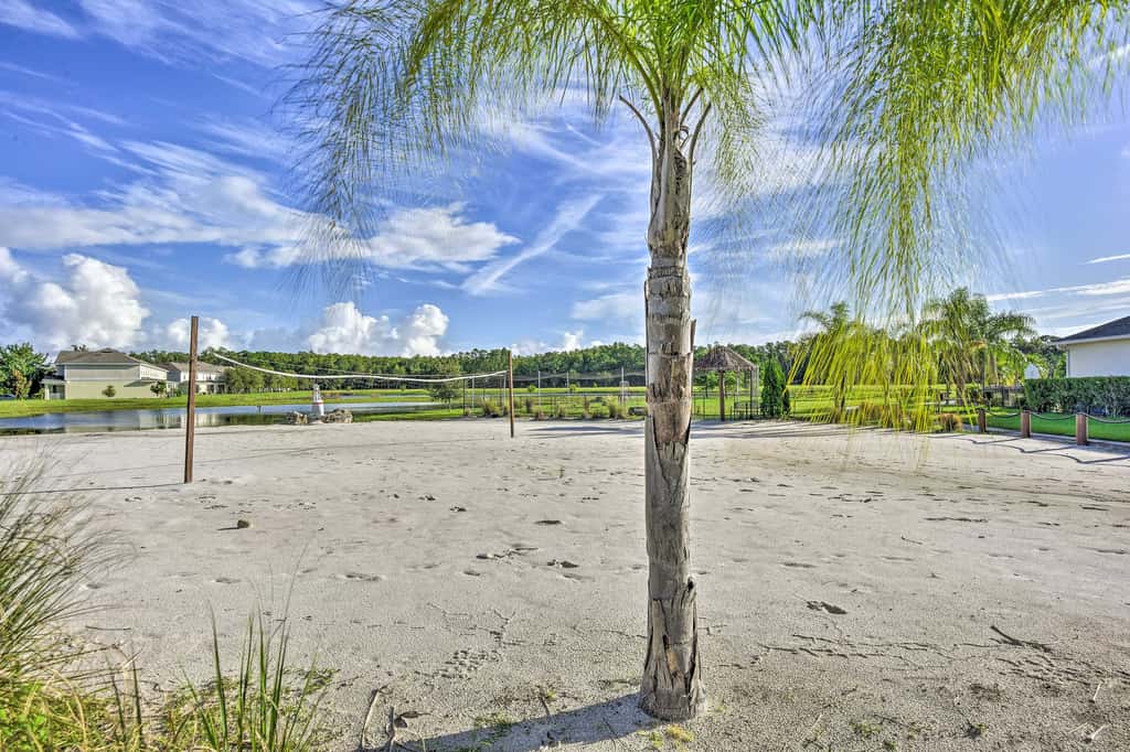 Pool, Hot Tub & Theatre Access: Kissimmee Gem