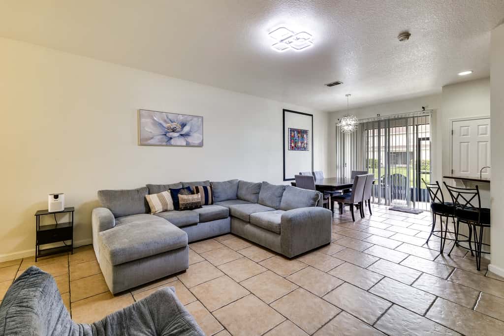 Pool, Hot Tub & Theatre Access: Kissimmee Gem