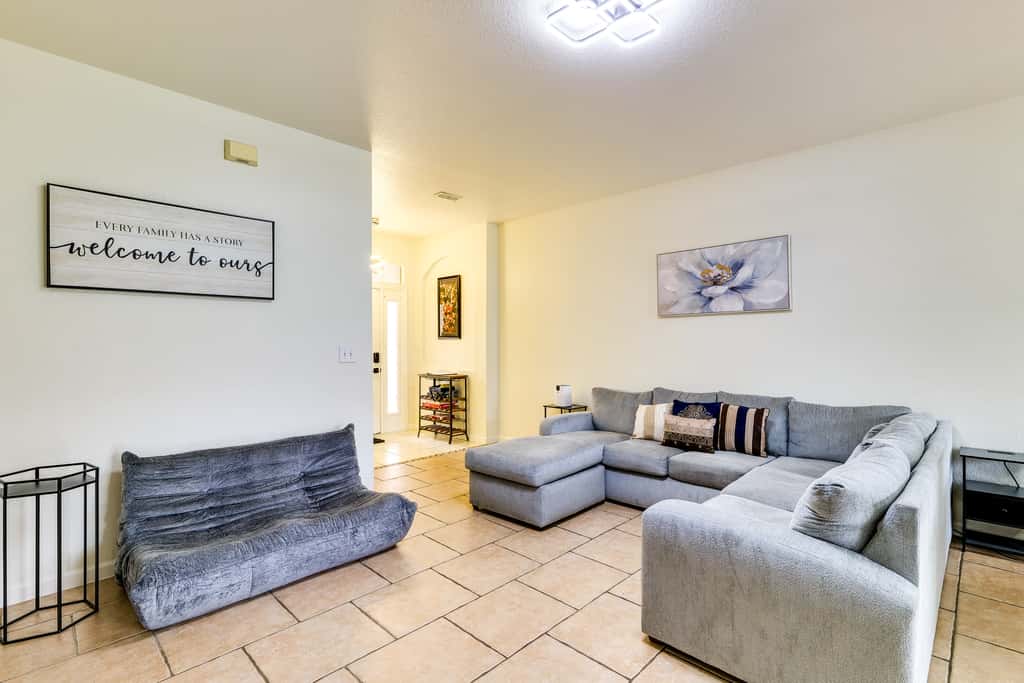 Pool, Hot Tub & Theatre Access: Kissimmee Gem