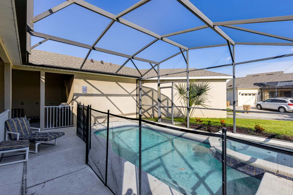 Resort Retreat w/ Outdoor Oasis: 13 Mi to Disney!