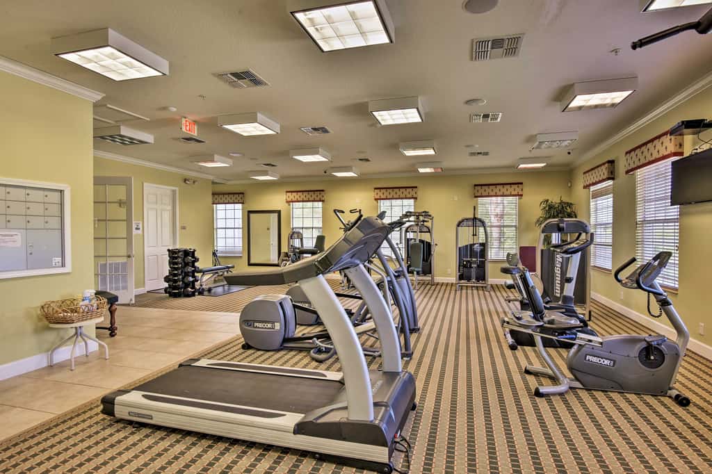 Resort Retreat w/ Outdoor Oasis: 13 Mi to Disney!
