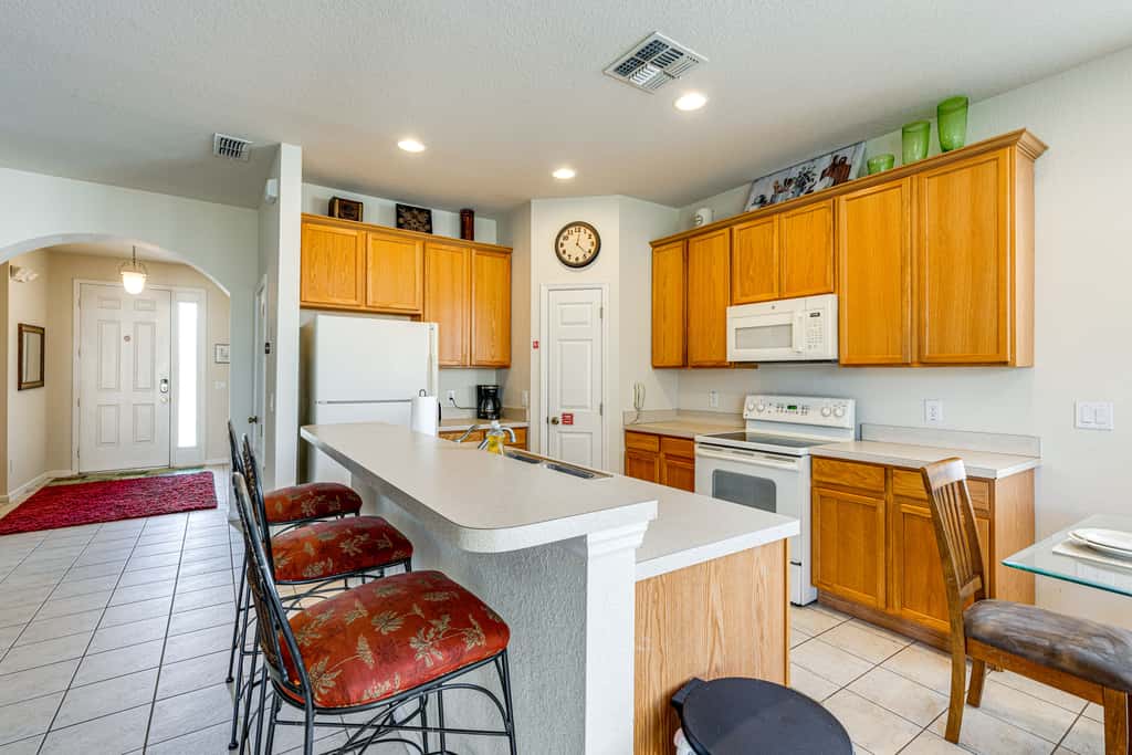 Resort Retreat w/ Outdoor Oasis: 13 Mi to Disney!