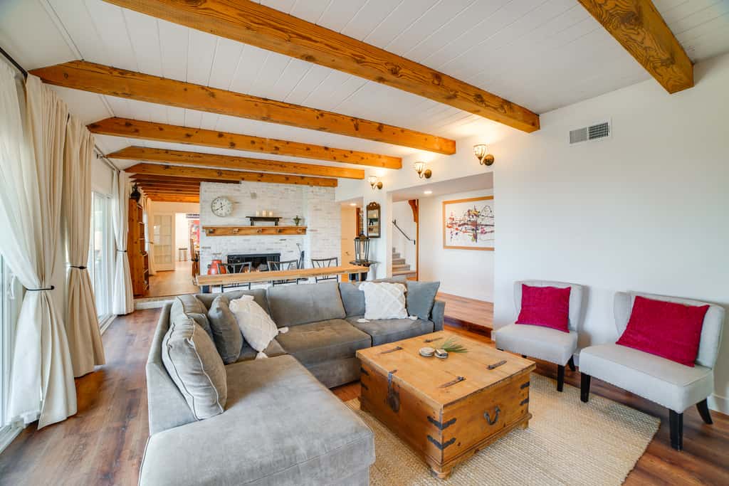 Spacious Riverside Farmhouse, Perfectly Located