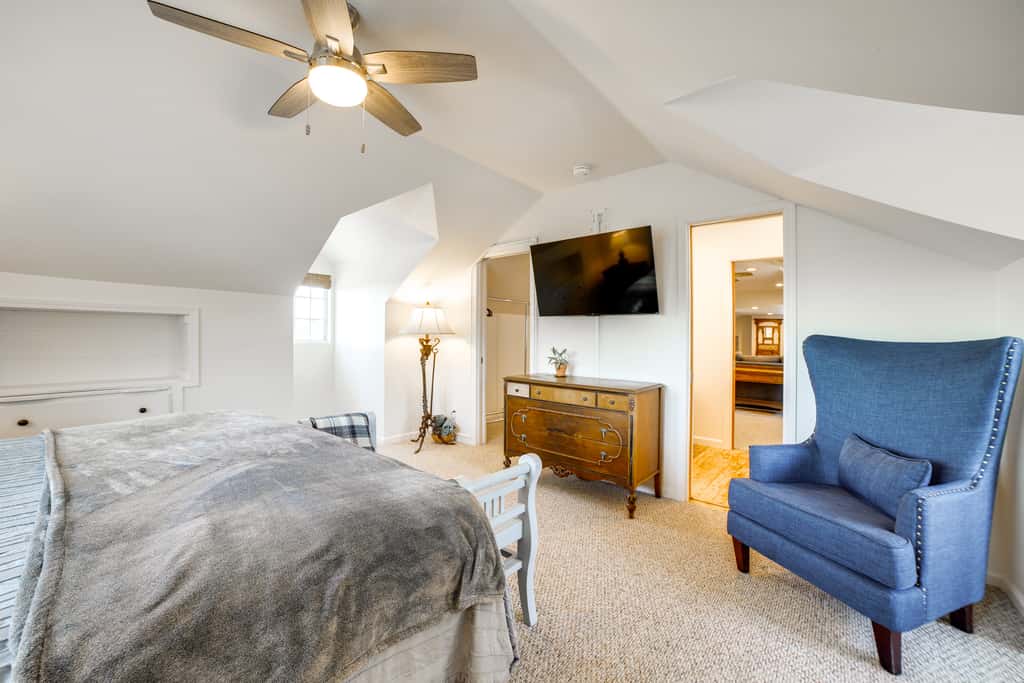 Spacious Riverside Farmhouse, Perfectly Located