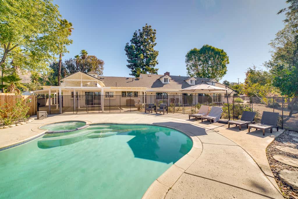 Spacious Riverside Farmhouse, Perfectly Located