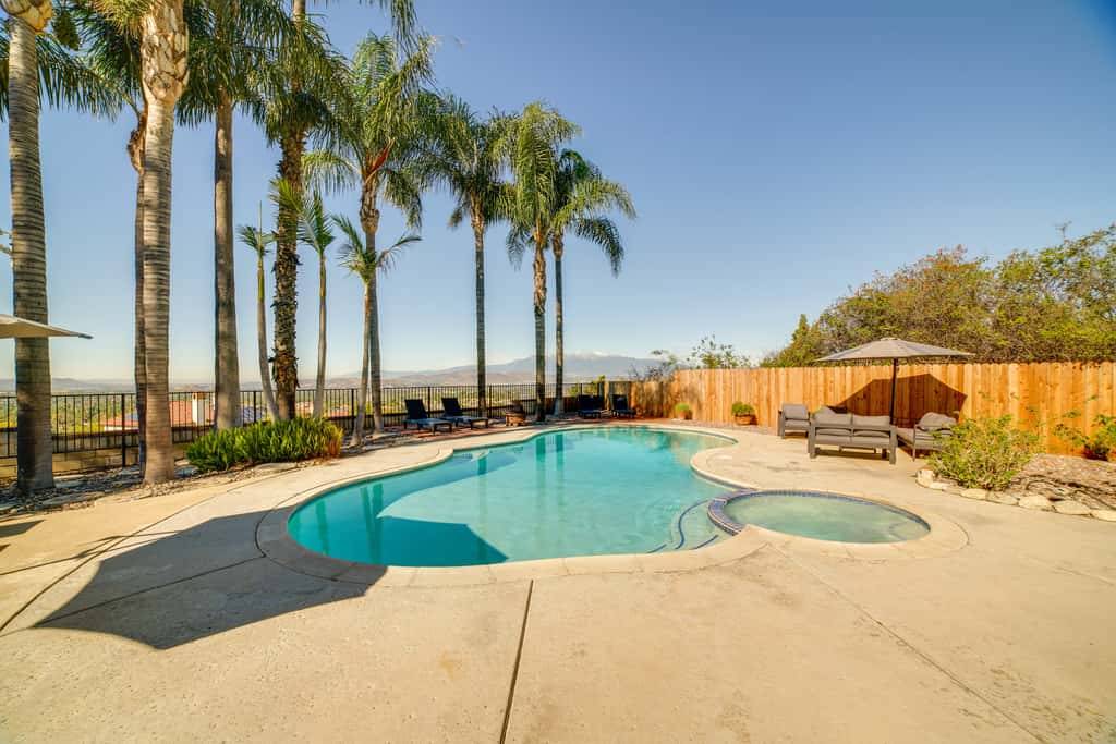 Spacious Riverside Farmhouse, Perfectly Located