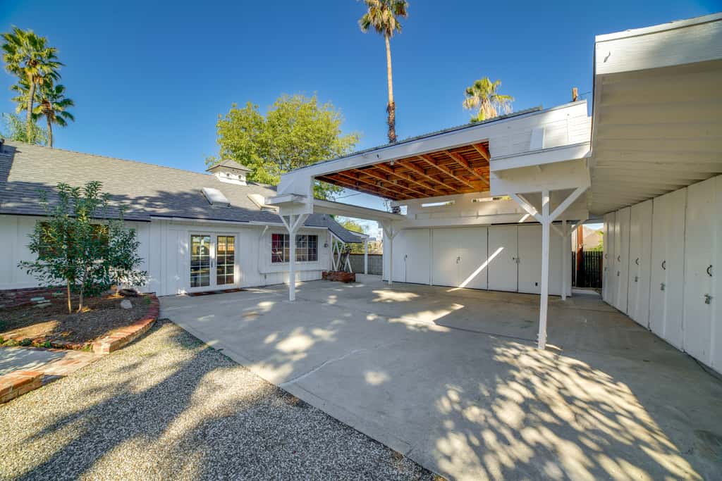 Spacious Riverside Farmhouse, Perfectly Located