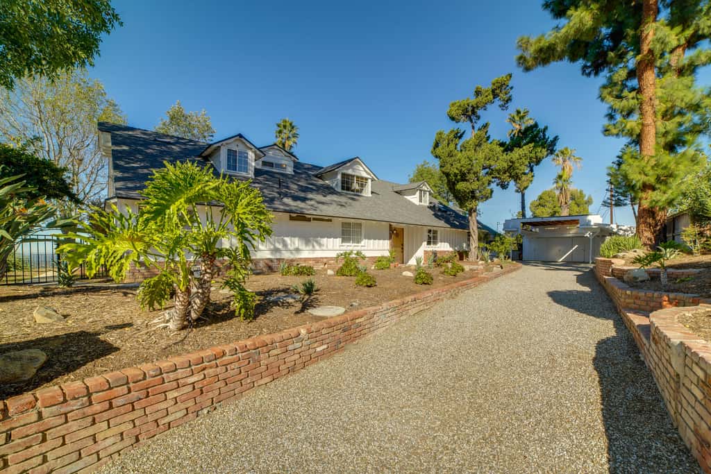 Spacious Riverside Farmhouse, Perfectly Located