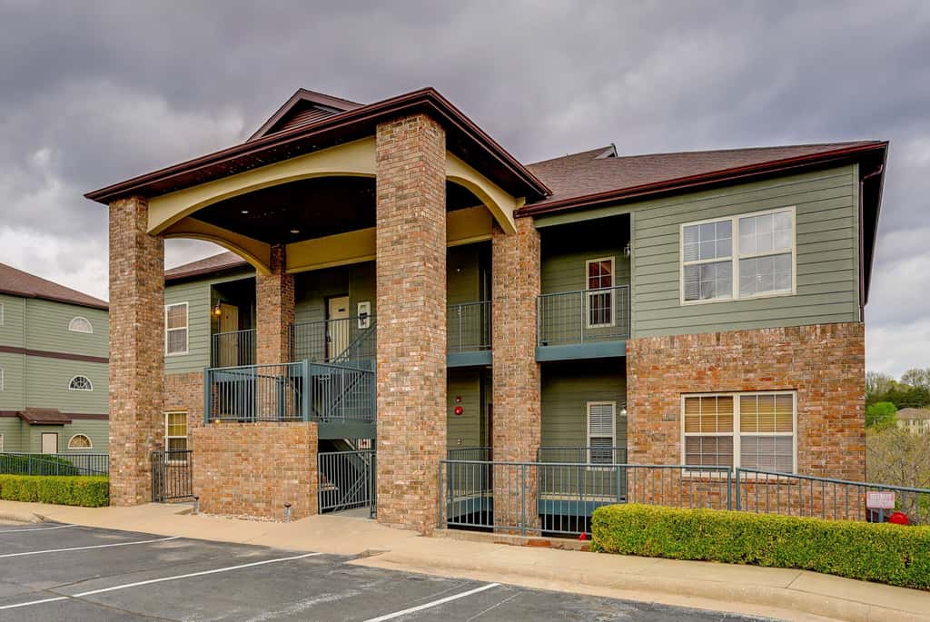 Relax Poolside! Golfer’s Oasis in Branson West