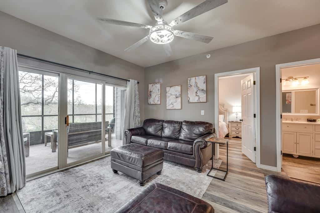 Relax Poolside! Golfer’s Oasis in Branson West