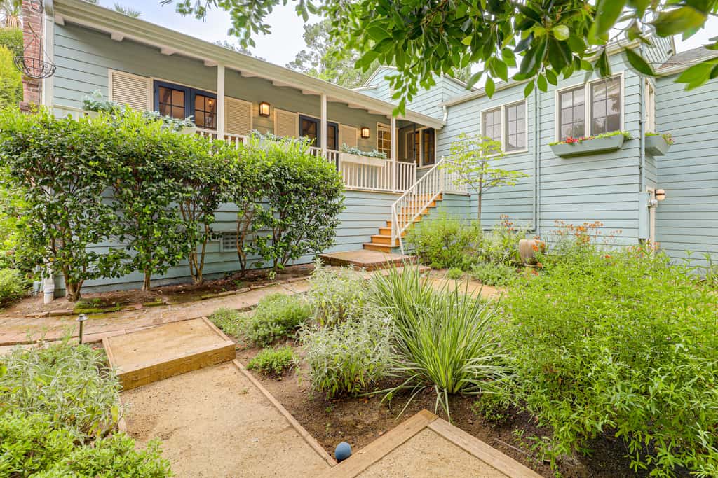 Pool & Speakeasy: Hollywood Hills Hideaway