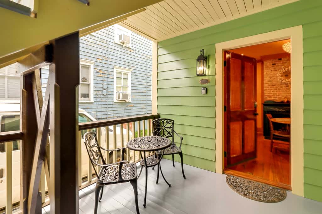 Twin Victorian Apts in Downtown New Bern