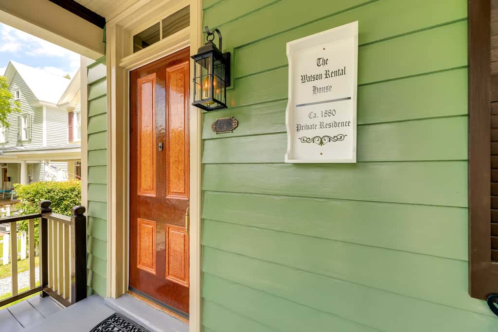 Twin Victorian Apts in Downtown New Bern
