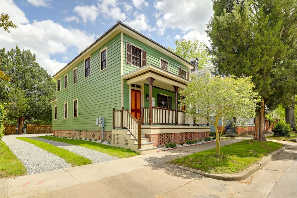 Twin Victorian Apts in Downtown New Bern