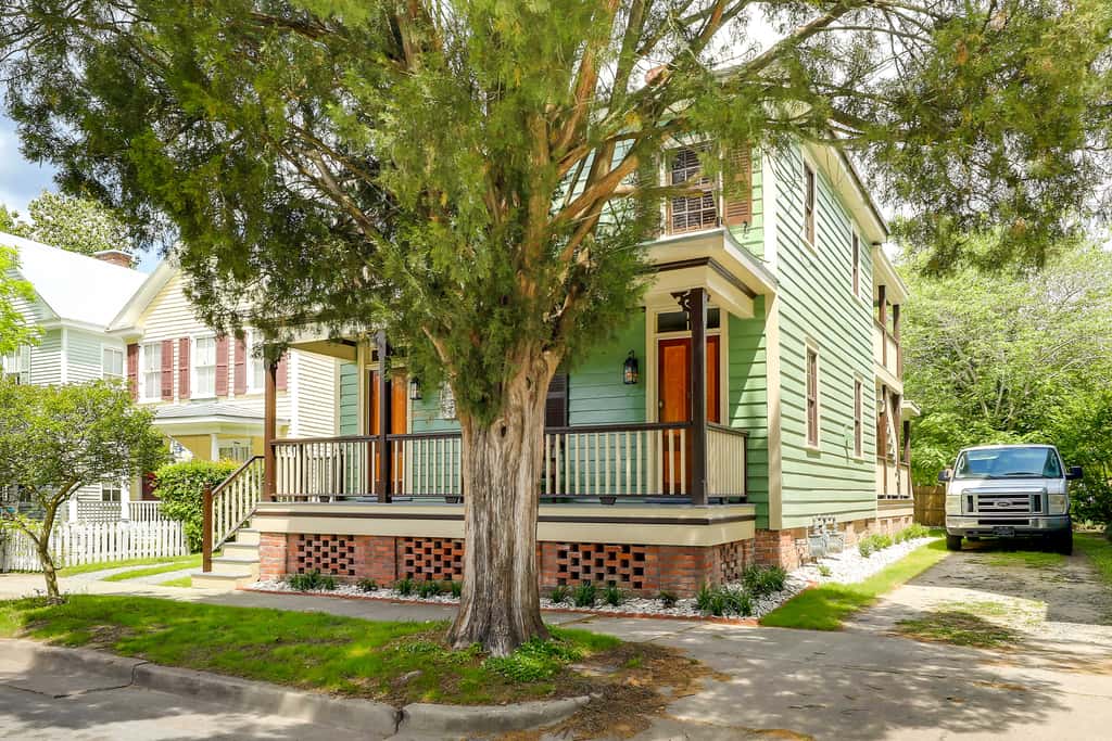 Twin Victorian Apts in Downtown New Bern