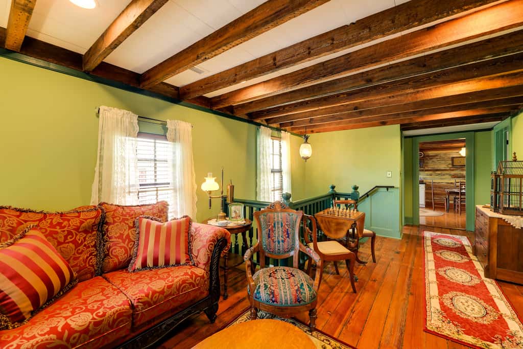 Twin Victorian Apts in Downtown New Bern