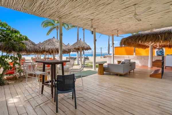 2BR condo near the ocean with pool, gym, WiFi, balcony