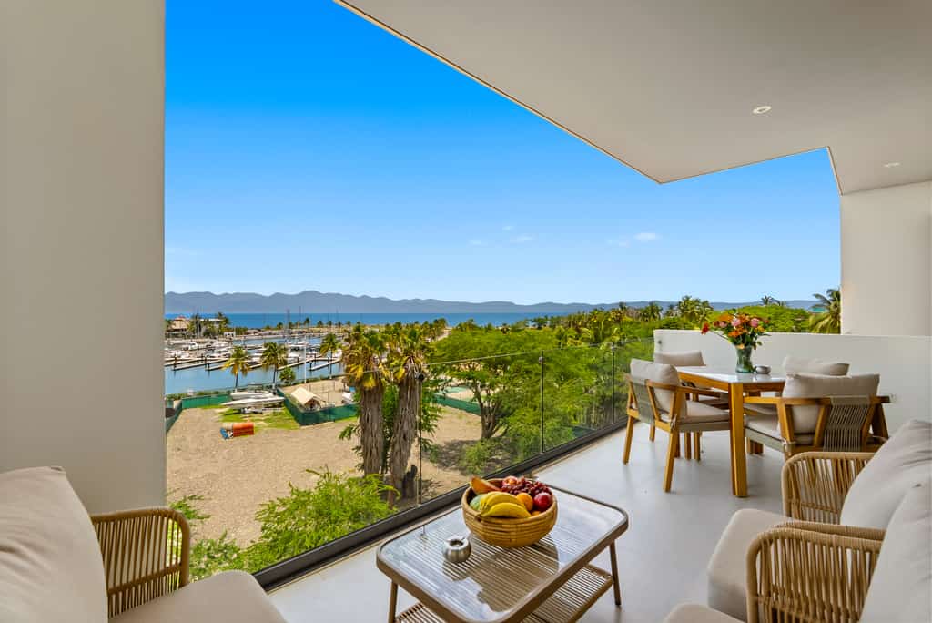 2BR condo near the ocean with pool, gym, WiFi, balcony