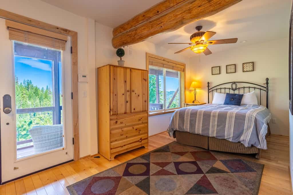 
Walk to Heavenly Stagecoach Lift | Stunning Lake Views | Cozy Mountain Retreat