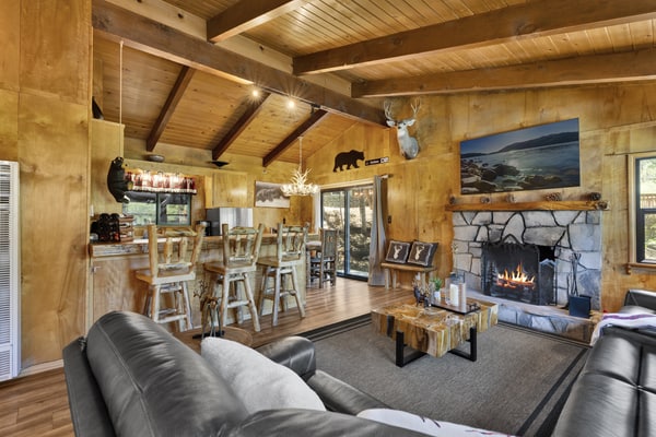 New Listing Big Bear Lake 2BR/1BA | Fireplace & Deck