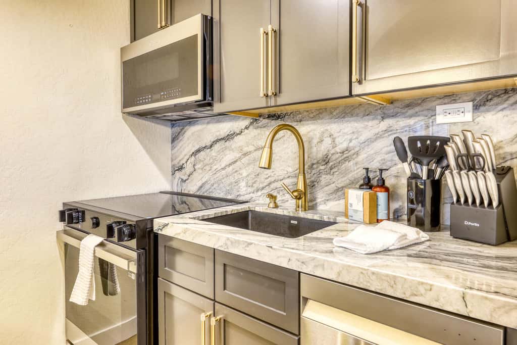 Modern Tahoe Retreat - Your Place to Unwind