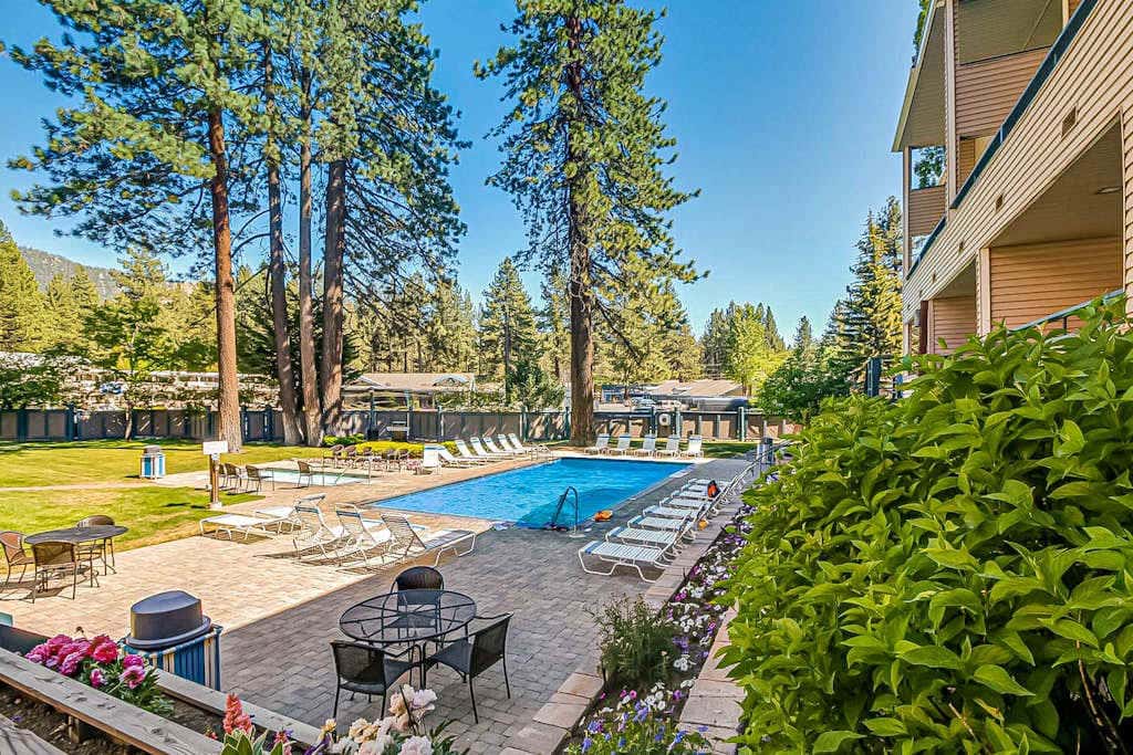 Modern Tahoe Retreat - Your Place to Unwind