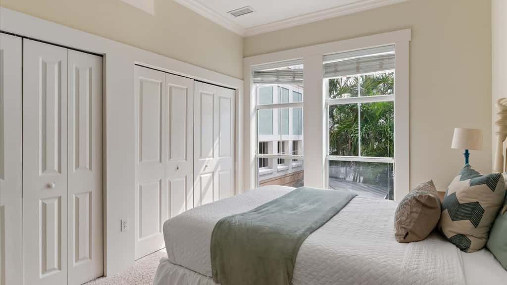 Beachview balconies with pool, steps from the beach