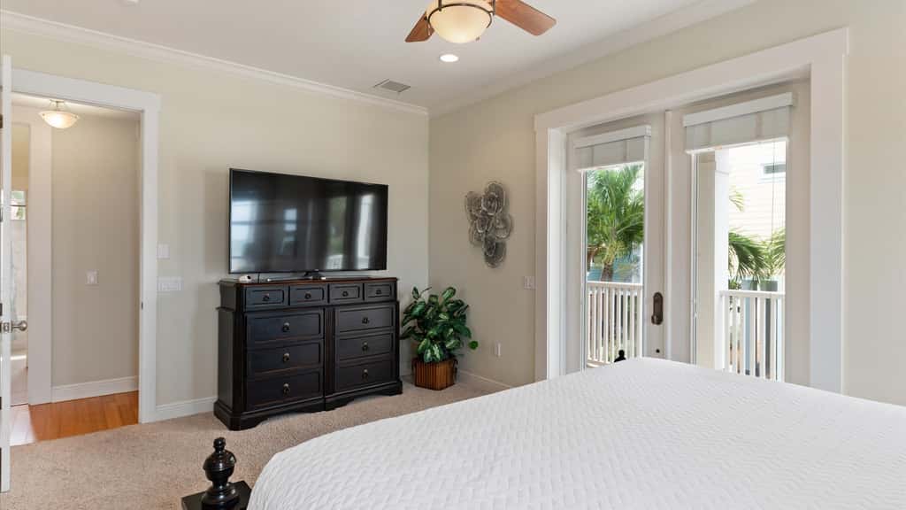 Beachview balconies with pool, steps from the beach