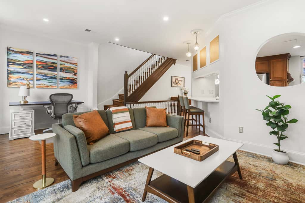 Capitol Hill Retreat, Sauna, Roof Deck and Parking