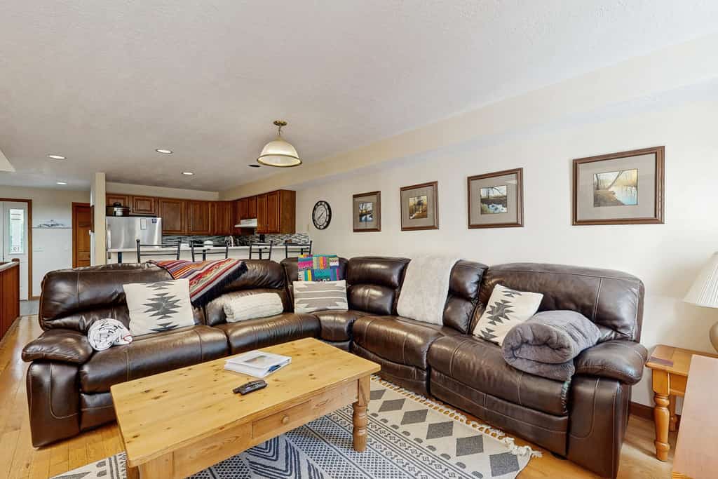 Cozy Newry Condo Near Sunday River | Sleeps 8 | Fireplace
