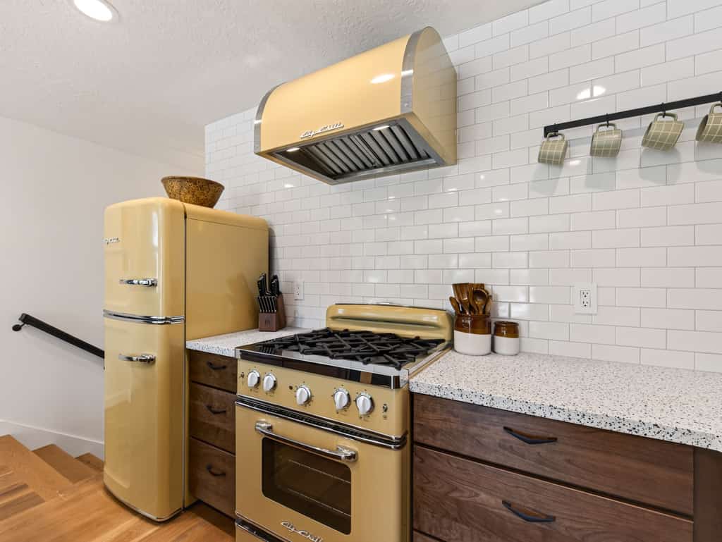 Swanky Mid Century Gem, 2BR/1BA, Deck, Fireplace