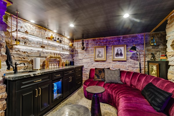 Stunning 2Home Compuond, 5BR/3.5BA, Speakeasy