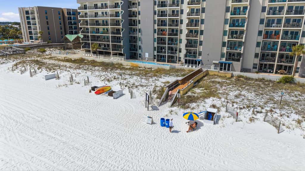 Gulf Front Condo w Pool, Tennis Courts & more!