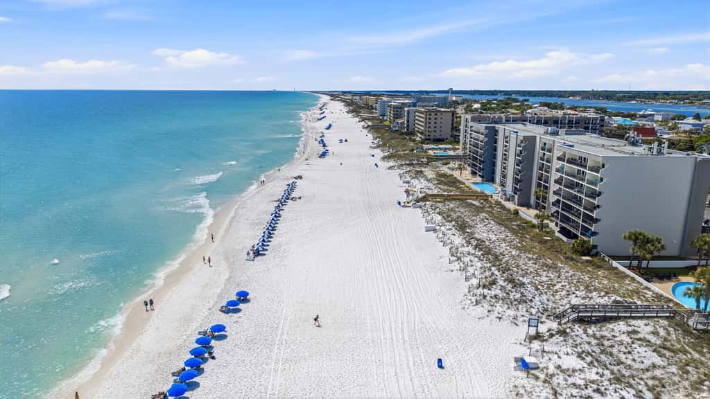 Gulf Front Condo w Pool, Tennis Courts & more!