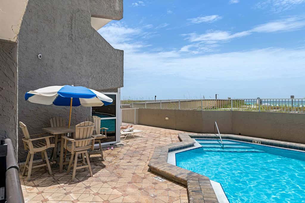 Gulf Front Condo w Pool, Tennis Courts & more!