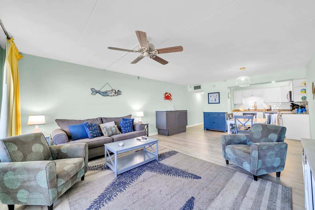 Gulf Front Condo w Pool, Tennis Courts & more!