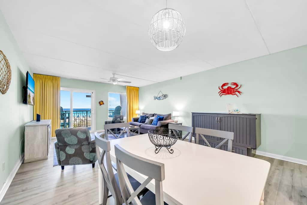 Gulf Front Condo w Pool, Tennis Courts & more!