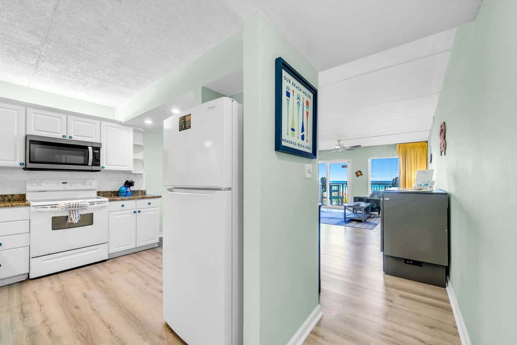 Gulf Front Condo w Pool, Tennis Courts & more!