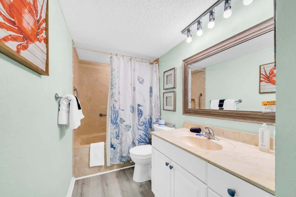 Gulf Front Condo w Pool, Tennis Courts & more!