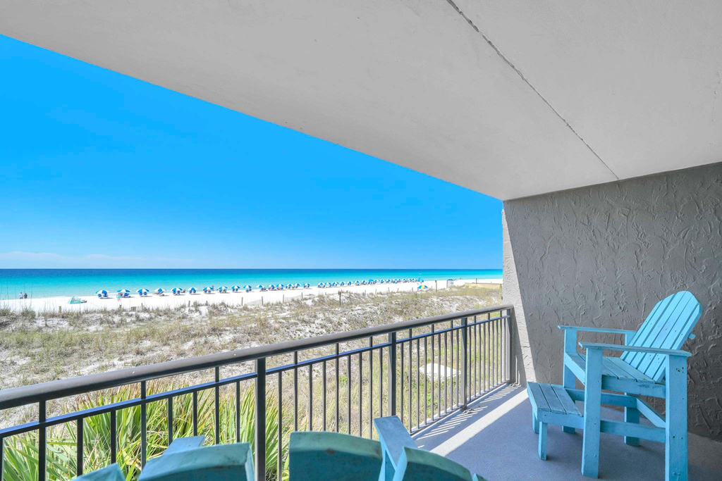 Gulf Front Condo w Pool, Tennis Courts & more!