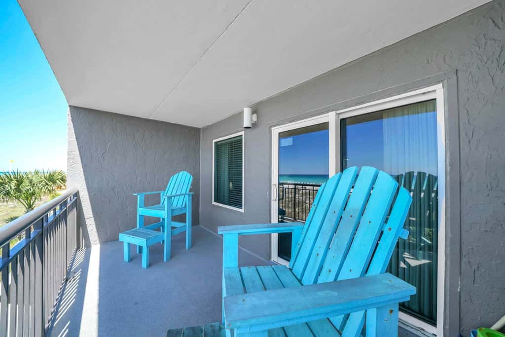 Gulf Front Condo w Pool, Tennis Courts & more!