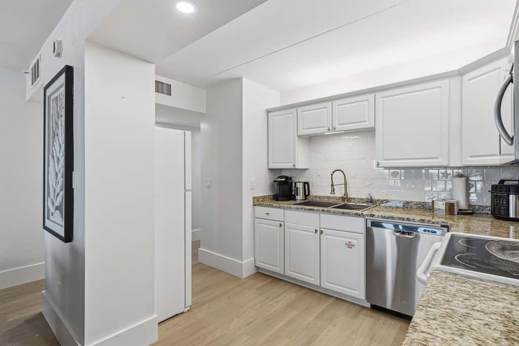 Gulf Front Condo w Pool, Tennis Courts & more!