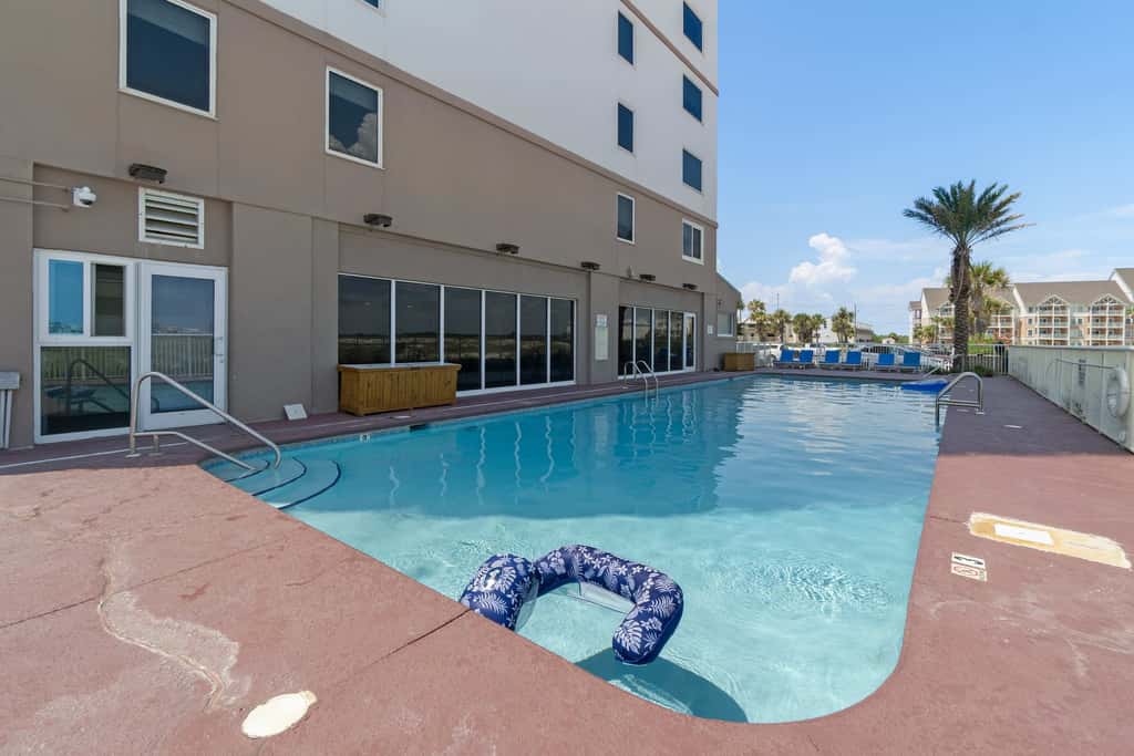 Gulf-Front Condo with Pool, Hot Tub & Sauna 